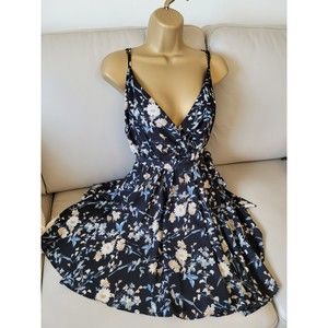 Black Floral | Pockets | Summer Dress | Adjustable Straps | Womens Small